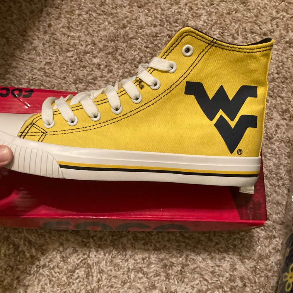 Men's West Virginia Mountaineers Big Logo High Top size 9
